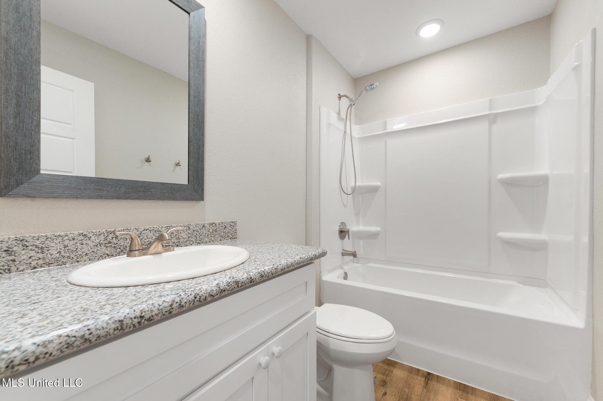 120 Pointe Breeze Way Biloxi, MS 39531 - Photo 17 of 32 016