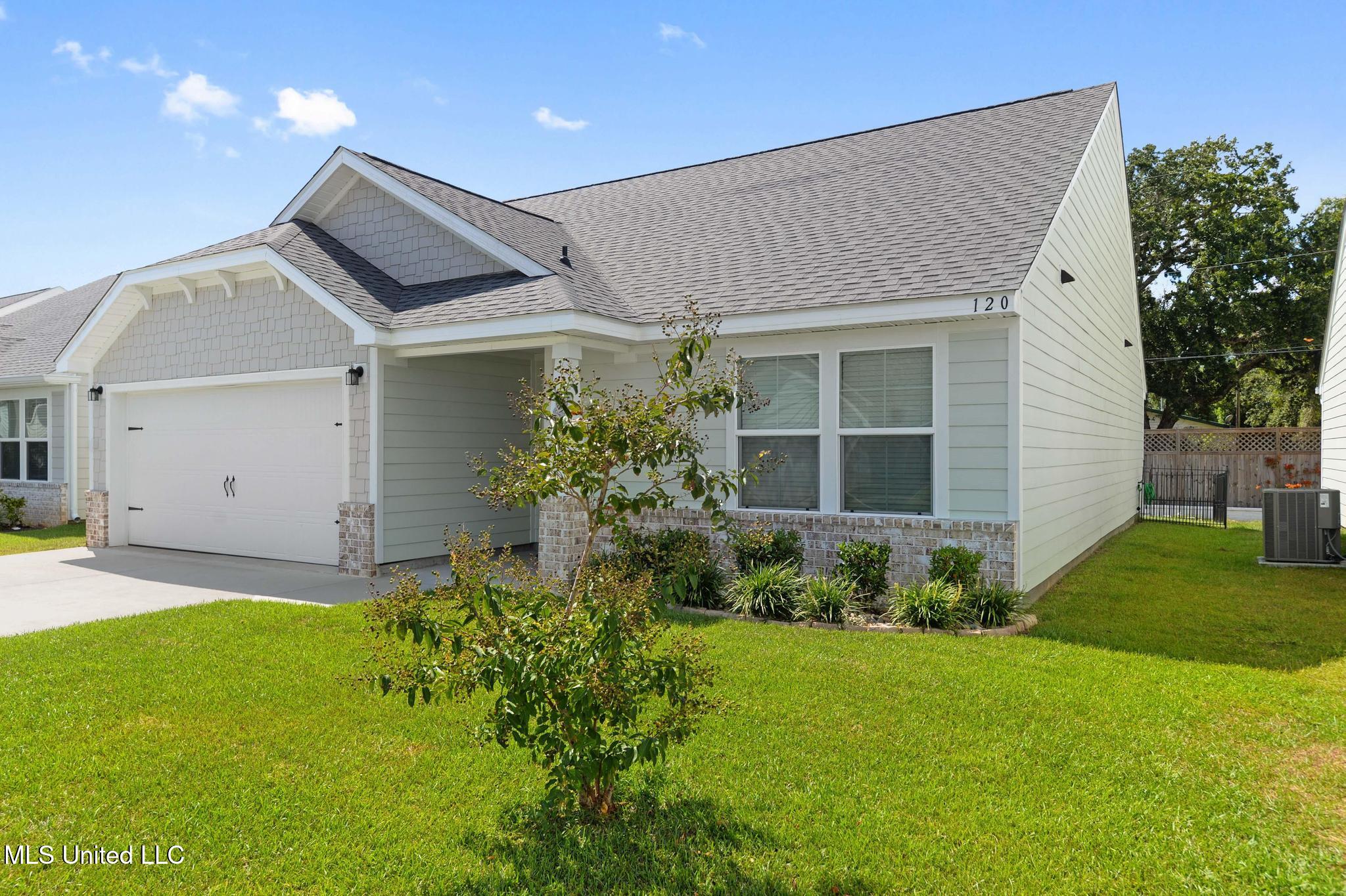 120 Pointe Breeze Way Biloxi, MS 39531 - Photo 2 of 32 002