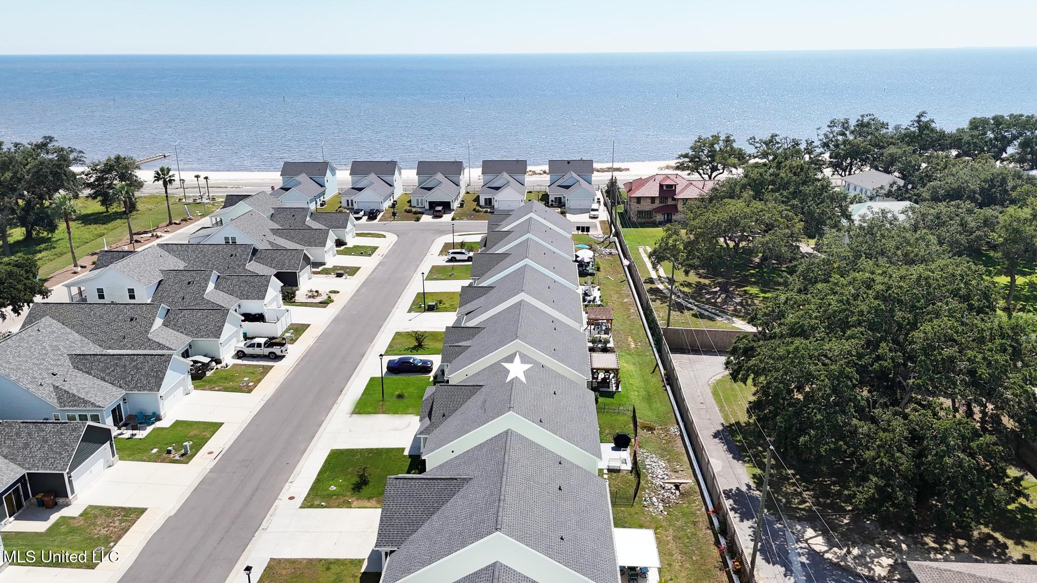 120 Pointe Breeze Way Biloxi, MS 39531 - Photo 3 of 32 026