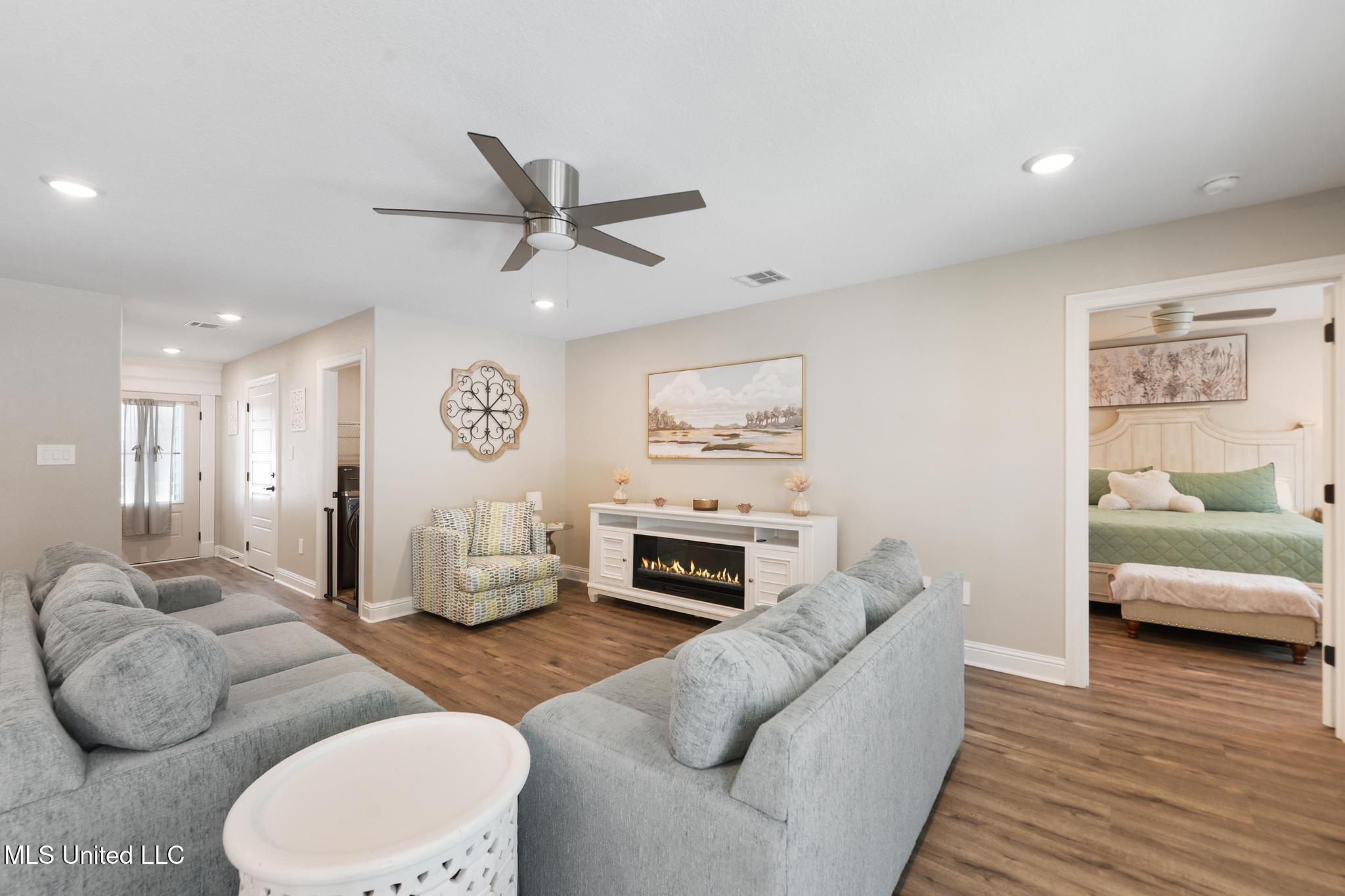 120 Pointe Breeze Way Biloxi, MS 39531 - Photo 5 of 32 004