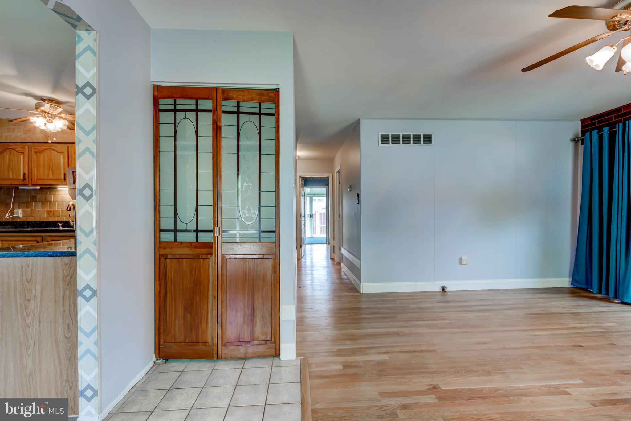 8586 Creek Road Pasadena, MD 21122 - Photo 8 of 38 Gallery Image 8