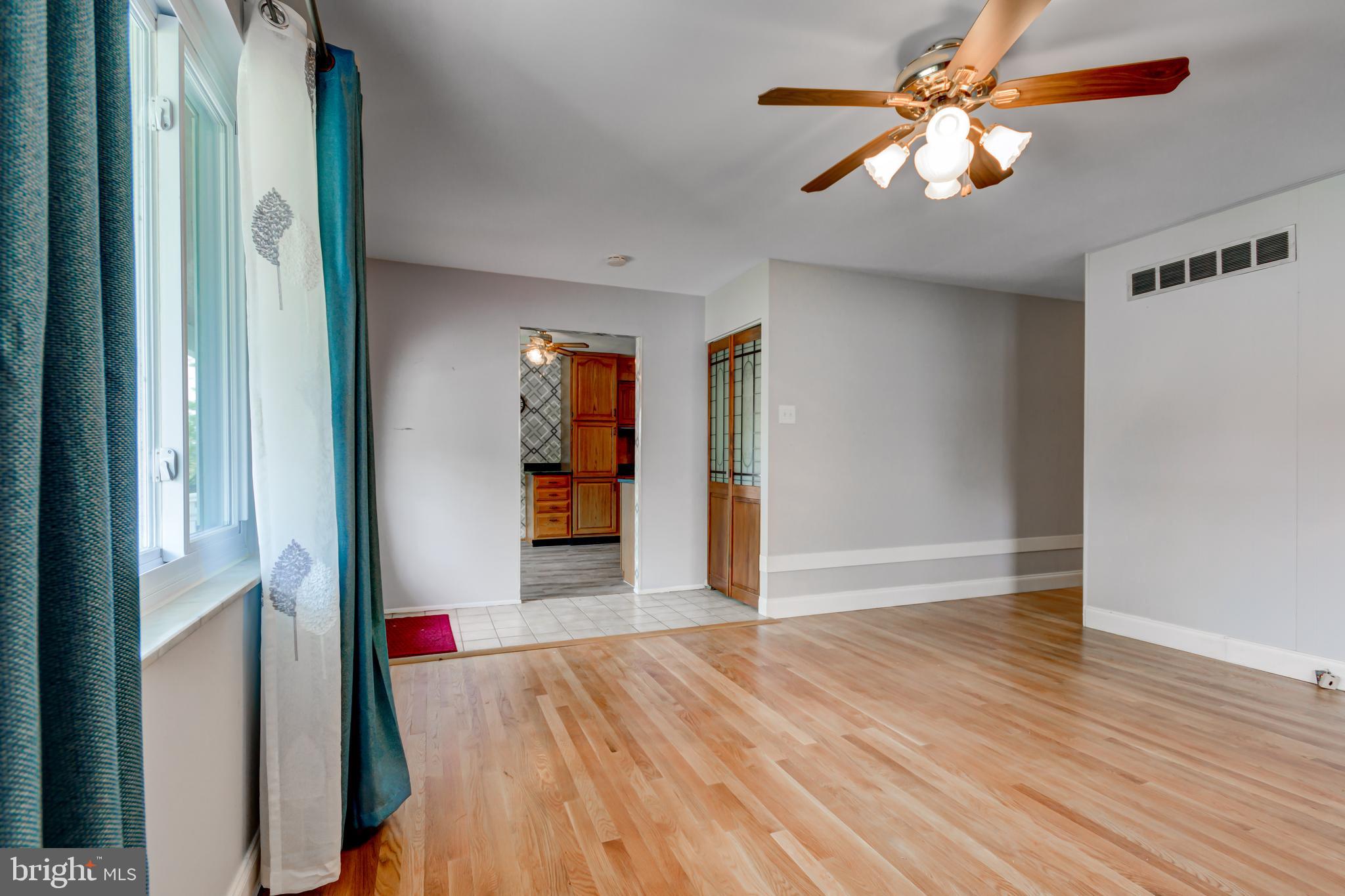 8586 Creek Road Pasadena, MD 21122 - Photo 9 of 38 Gallery Image 9