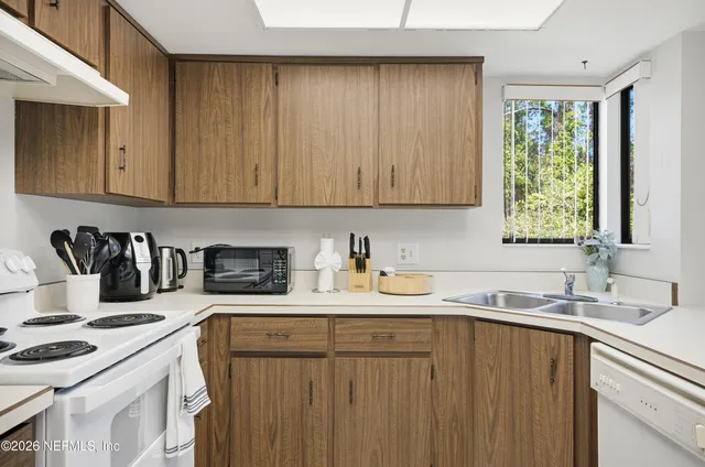 $187,990 | 31 Oxford Lane, Palm Coast, FL 32137