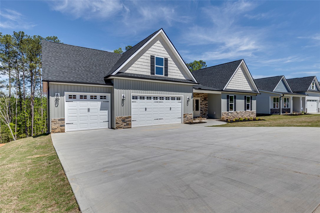 121 Hideaway Lane Easley, SC 29640 - Photo 2 of 50