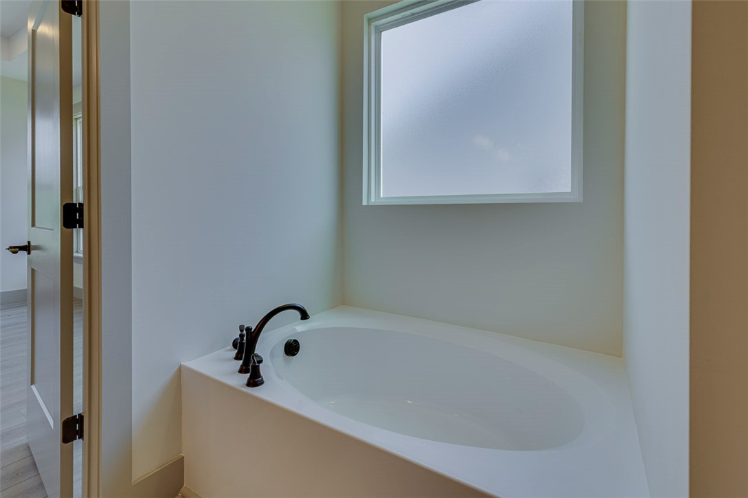 121 Hideaway Lane Easley, SC 29640 - Photo 32 of 50