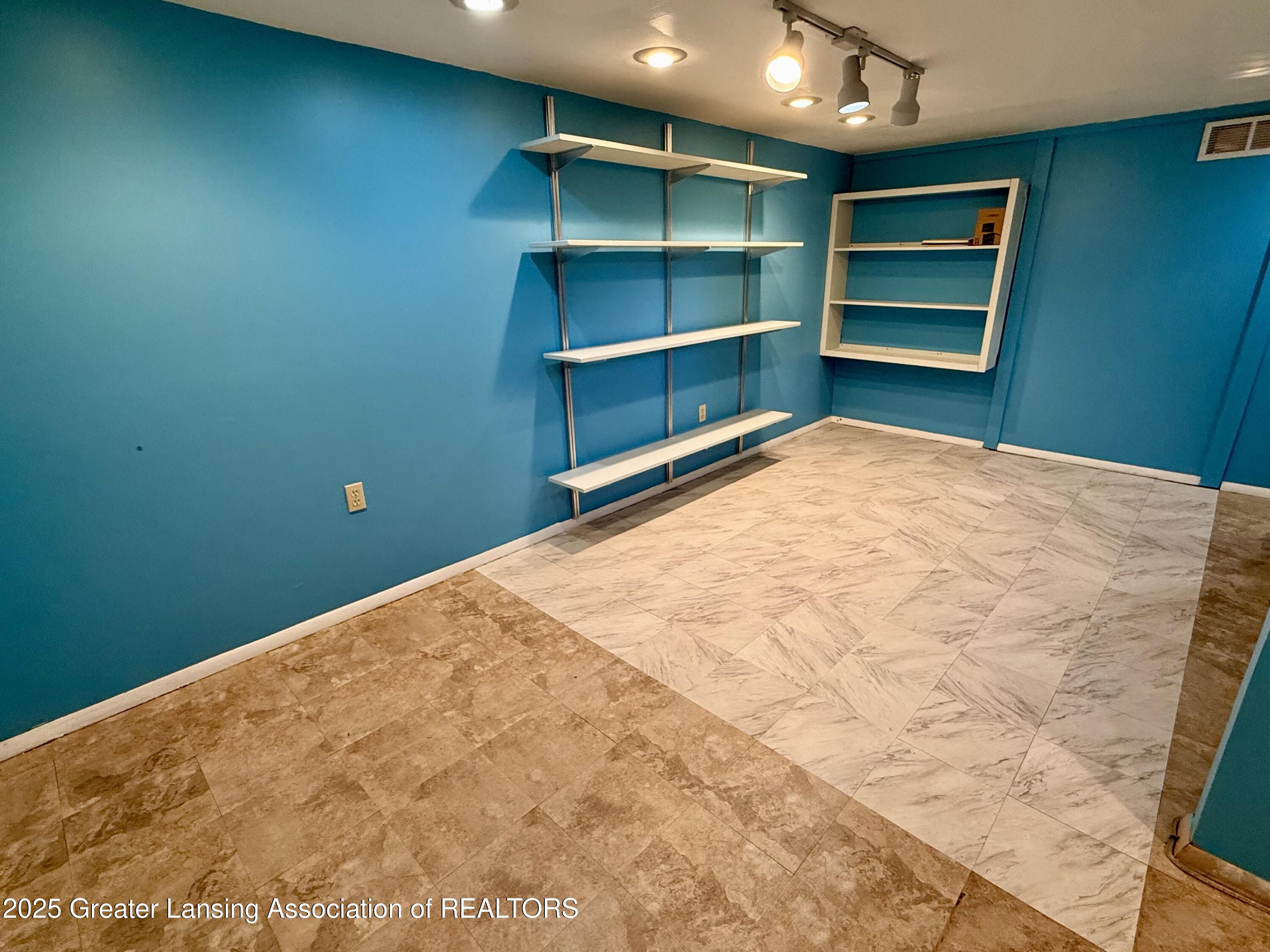 2198 Hamilton Road Okemos, MI 48864 - Photo 39 of 61 IMG_8214