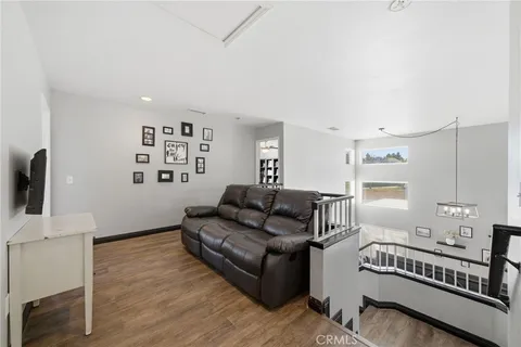 a view of livingroom with furniture