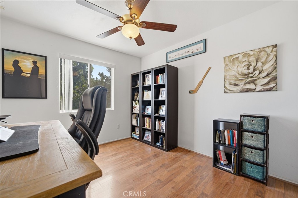 855 Viewtop Circle Corona, CA 92881 - Photo 22 of 52 a view of a livingroom with furniture and workspace