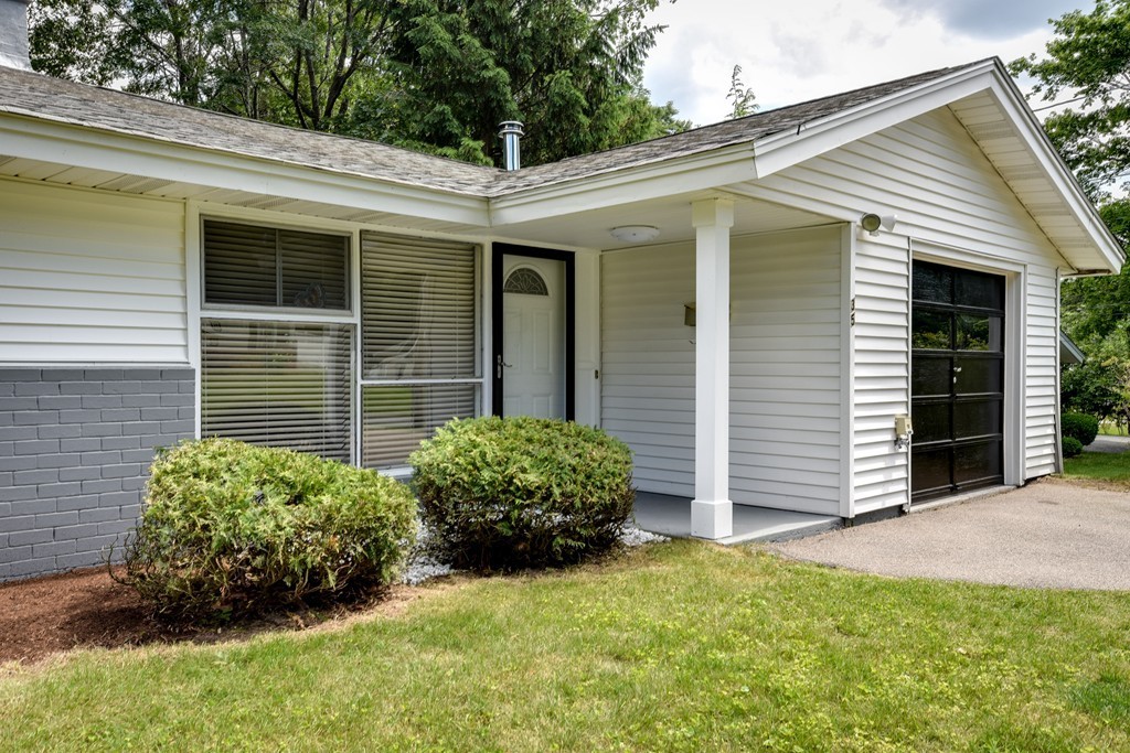35 Springhill Road Framingham, MA 01701 - Photo 4 of 30 Gallery Image 4