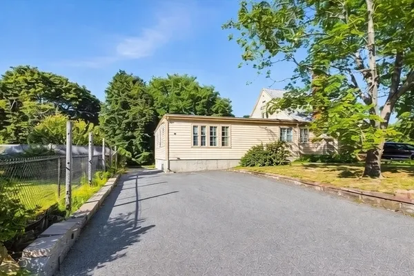 $2,300 | 28 Edgeworth Street, Unit 2, Weymouth, MA 02189