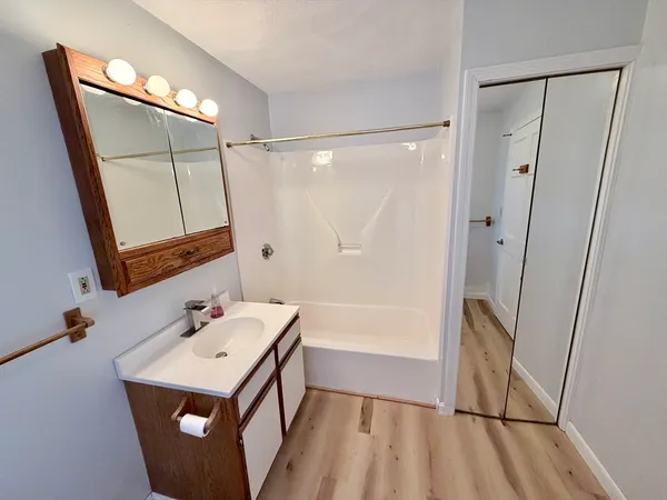 $2,300 | 28 Edgeworth Street, Unit 2, Weymouth, MA 02189