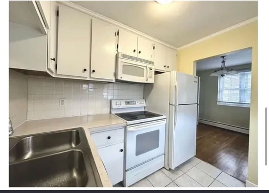 48 Emerson Gardens Road, Unit 48 Lexington, MA 02420 - Photo 6 of 12