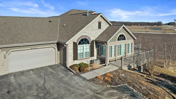 $589,900 | N50-w25074 William Drive, Pewaukee, WI 53072