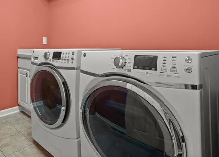 $589,900 | N50-w25074 William Drive, Pewaukee, WI 53072