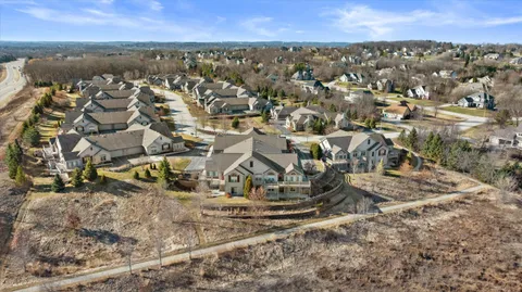 $589,900 | N50-w25074 William Drive, Pewaukee, WI 53072