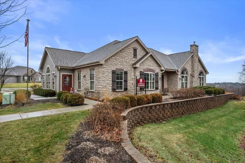 $589,900 | N50-w25074 William Drive, Pewaukee, WI 53072