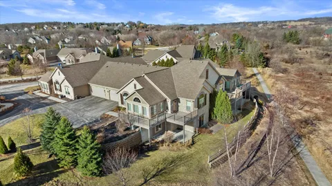 $589,900 | N50-w25074 William Drive, Pewaukee, WI 53072