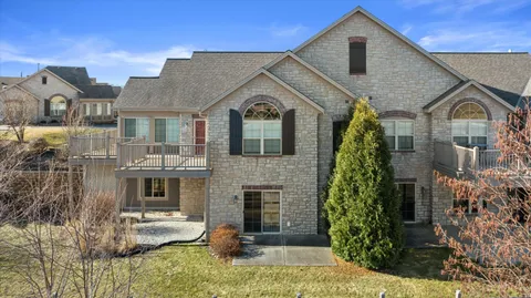 $589,900 | N50-w25074 William Drive, Pewaukee, WI 53072