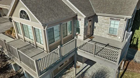 $589,900 | N50-w25074 William Drive, Pewaukee, WI 53072