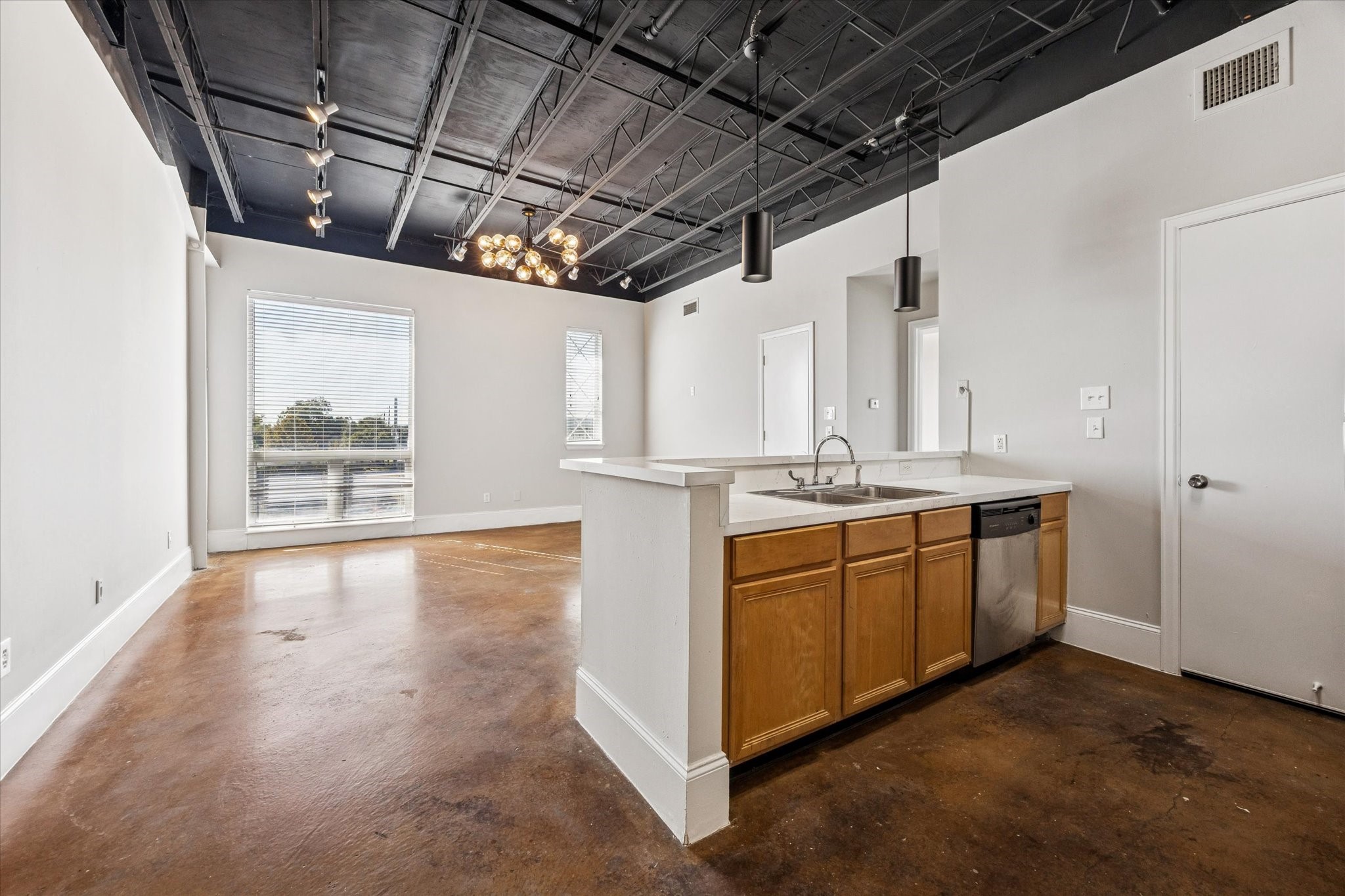 5017 Cornish Street Houston, TX 77007 - Photo 22 of 34 1/1/kitchen/living room