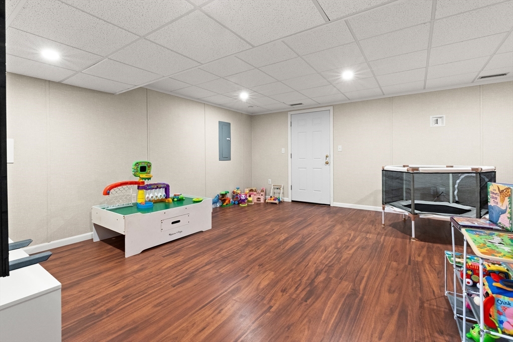4203 Woodbridge Road, Unit 4203 Peabody, MA 01960 - Photo 21 of 31 Gallery Image 21