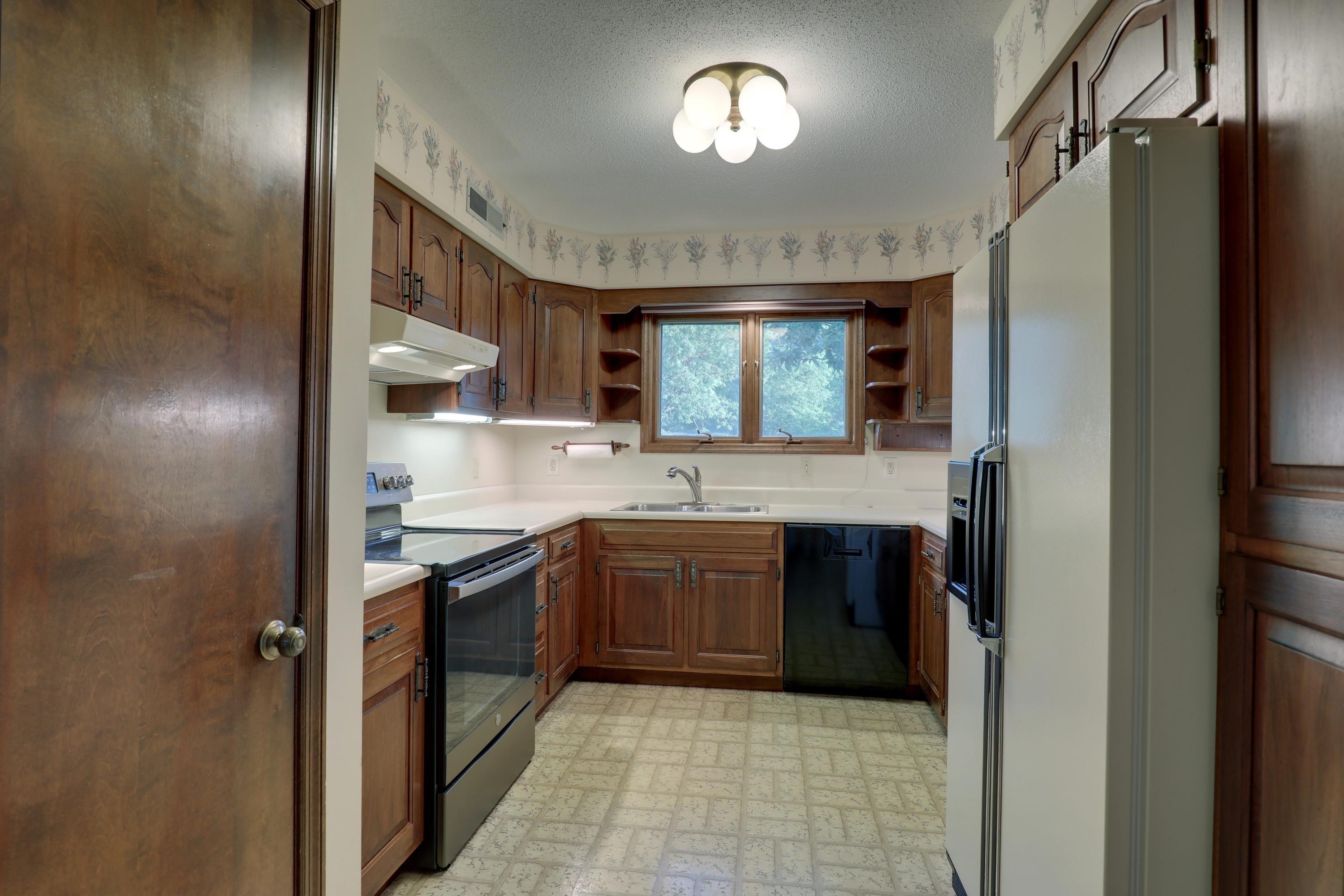 419 Spring Lake Drive Quincy, IL 62305 - Photo 28 of 39