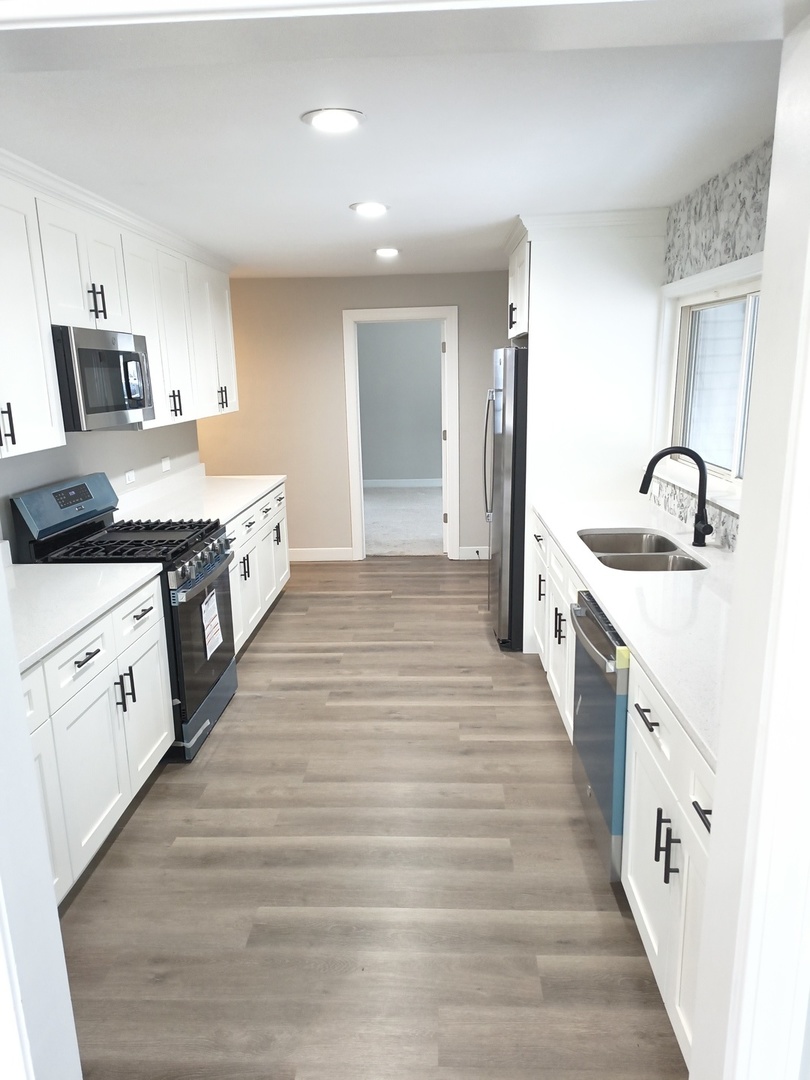 1803 Riverside Drive McHenry, IL 60051 - Photo 5 of 16