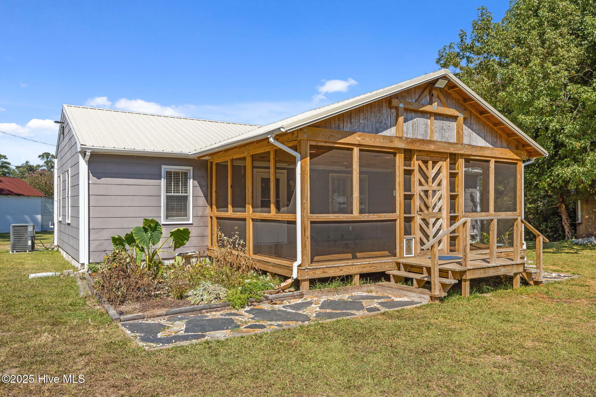 376 Shell Road Atlantic, NC 28511 - Photo 31 of 49 Screen porch exterior
