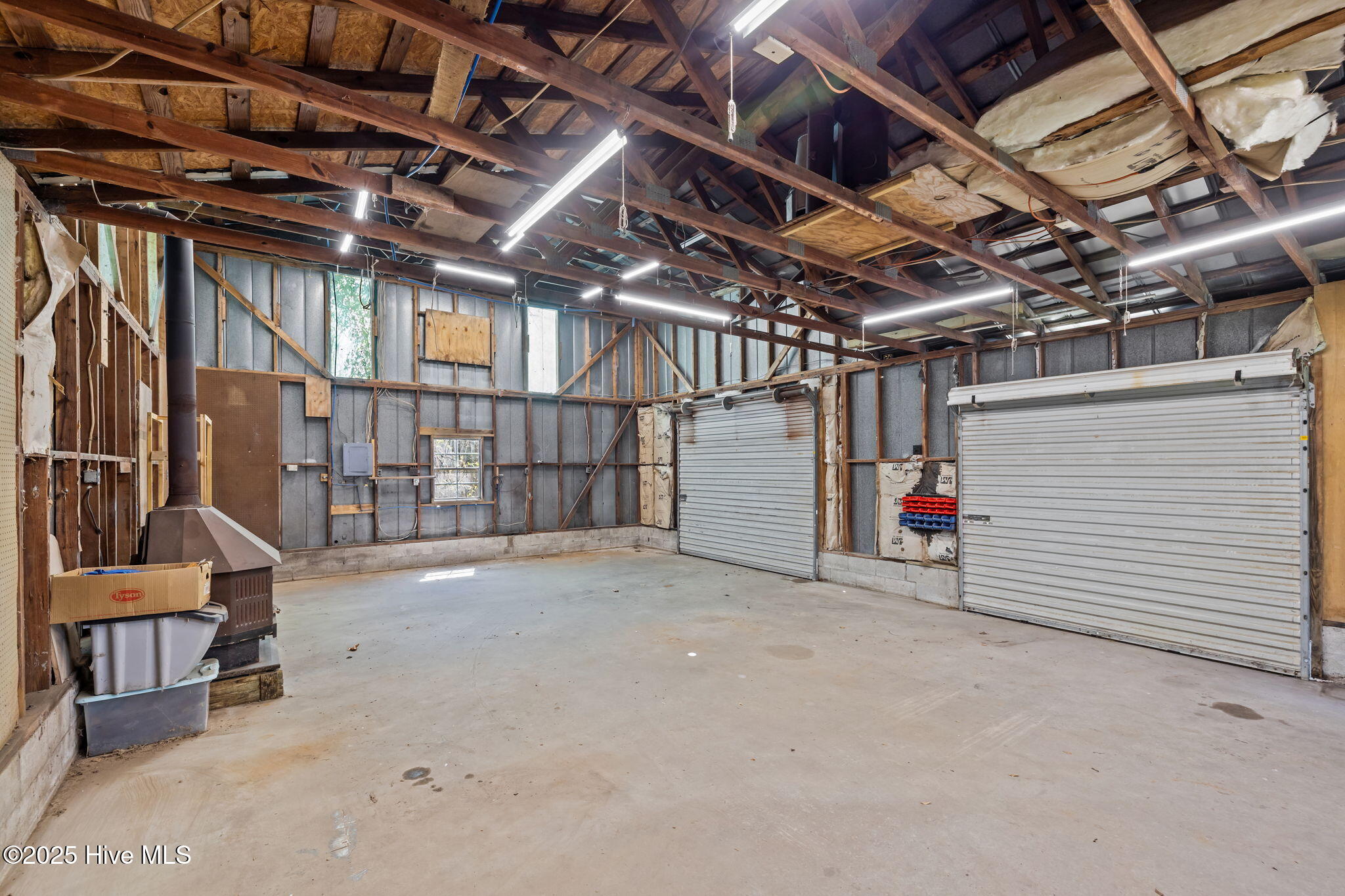 376 Shell Road Atlantic, NC 28511 - Photo 35 of 49 Shop interior