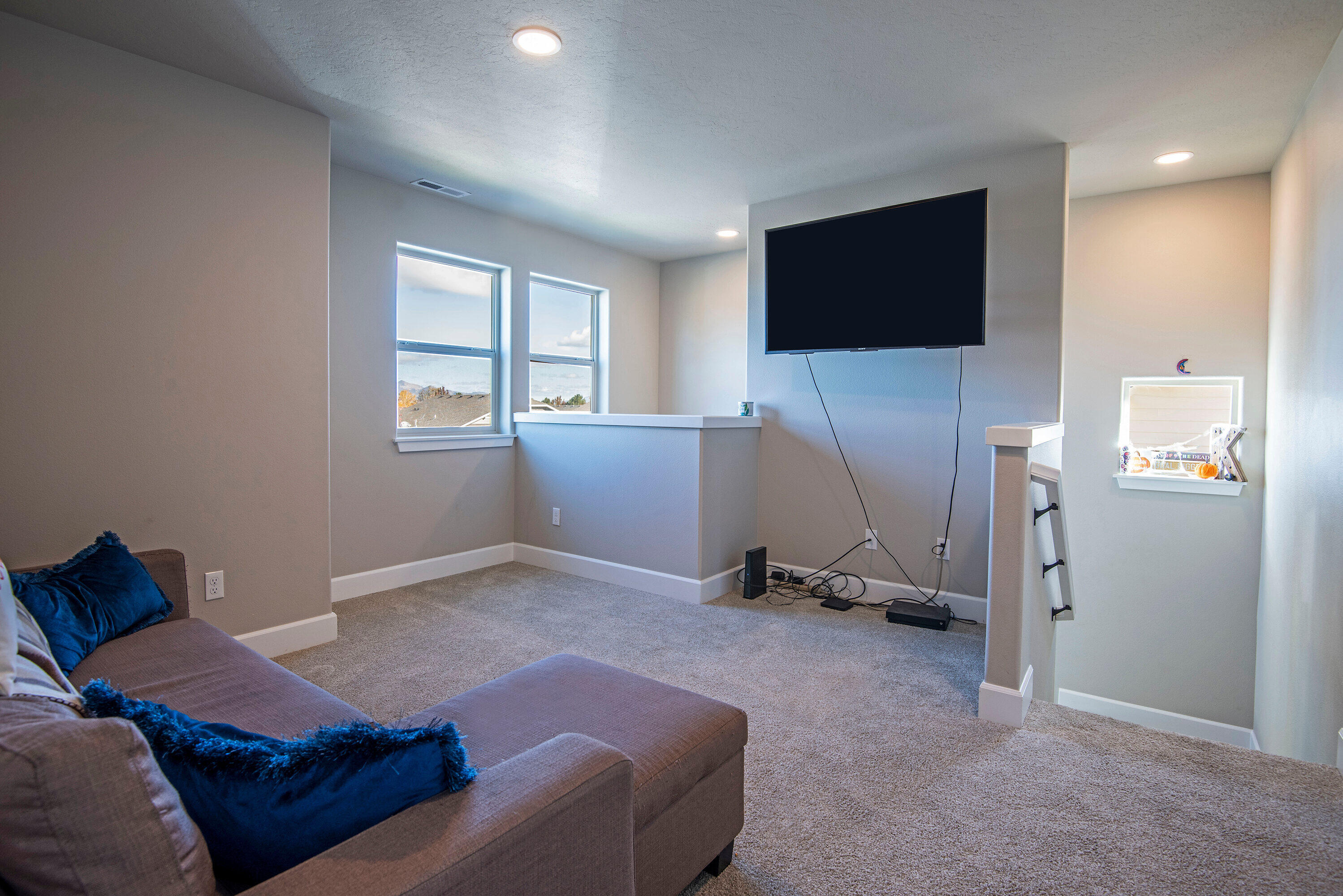 2522 Southwest Newberry Loop Redmond, OR 97756 - Photo 9 of 22 2522 SW Newberry Loop Redmond-print-010-