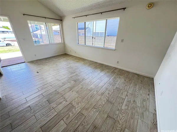 $3,550 | 94-1021 Kaamea Street, Waipahu, HI 96797