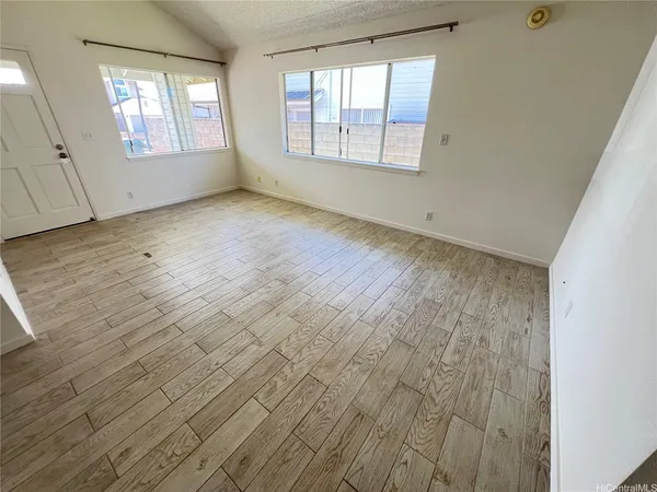$3,550 | 94-1021 Kaamea Street, Waipahu, HI 96797