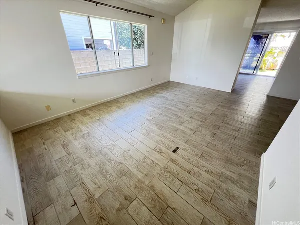 $3,550 | 94-1021 Kaamea Street, Waipahu, HI 96797