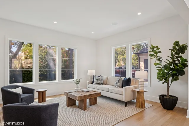 $1,795,000 | 146 Sterling Lane, Wilmette, IL 60091