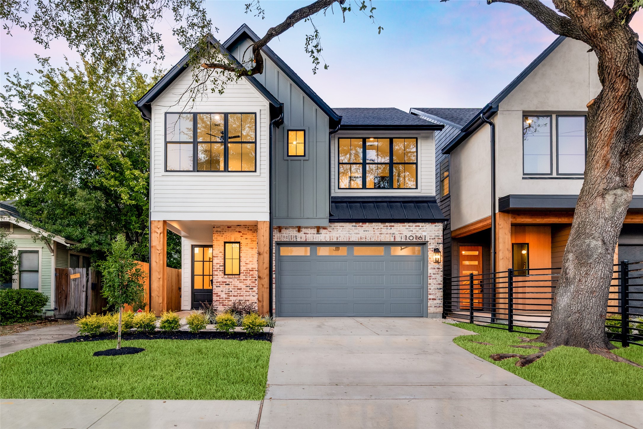 Mazzarino is the 2023 Custom Builder of the Year by GHBA. Built-in the heart of Houston, Montrose area. This residence features all of the high-end finishes you’ve come to expect from Mazzarino. A balance of luxury & modern-day living. This new luxury, energy-efficient home features 1st-floor living, kitchen wine bar, study, game room w/dry bar, a private driveway, & 1155 sf backyard. Finishes include quartz/granite counters, Fisher Paykel appl, 2 luxurious primary closets, engineered wood floors & more