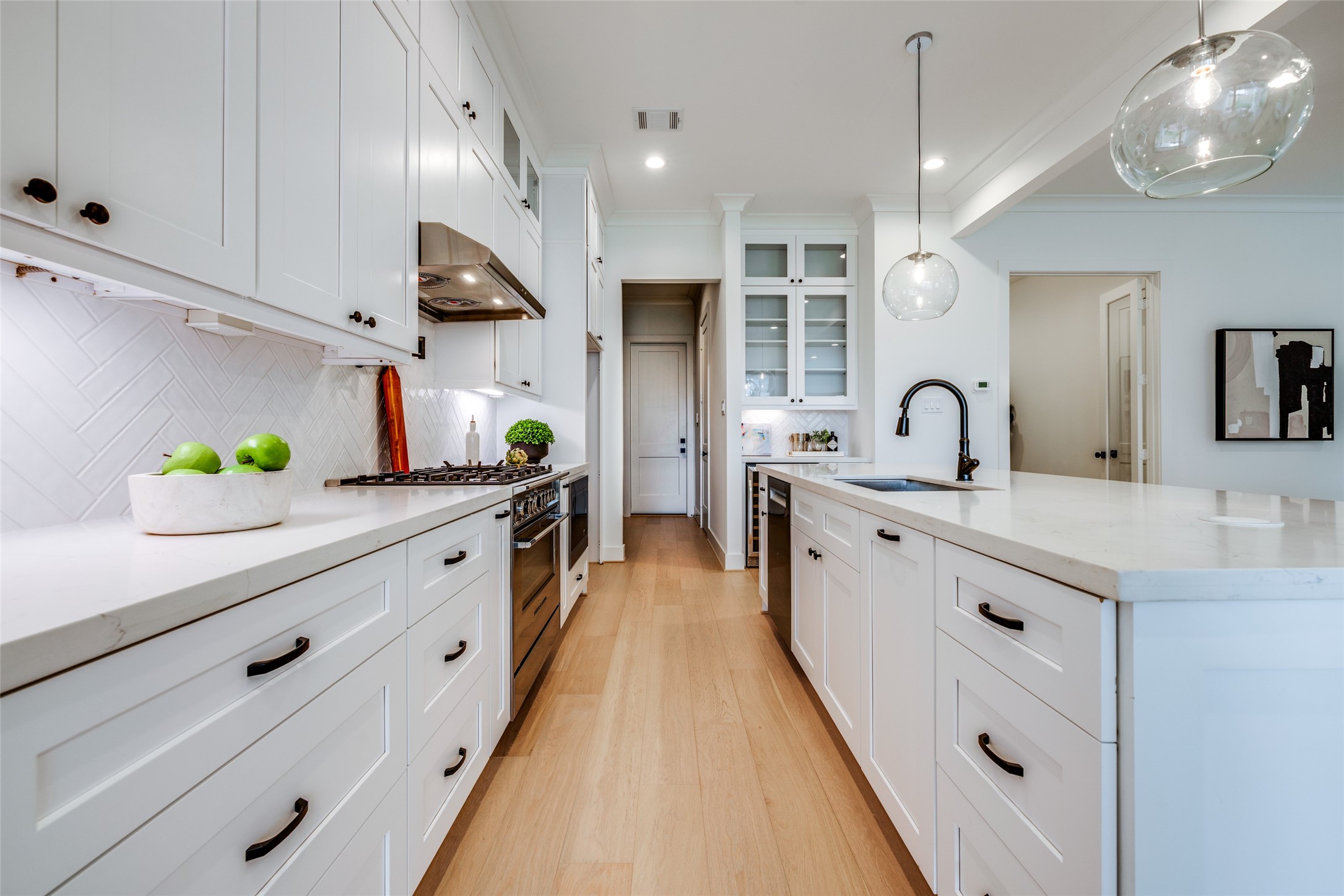 1016 Peden Street Houston, TX 77006 - Photo 12 of 45