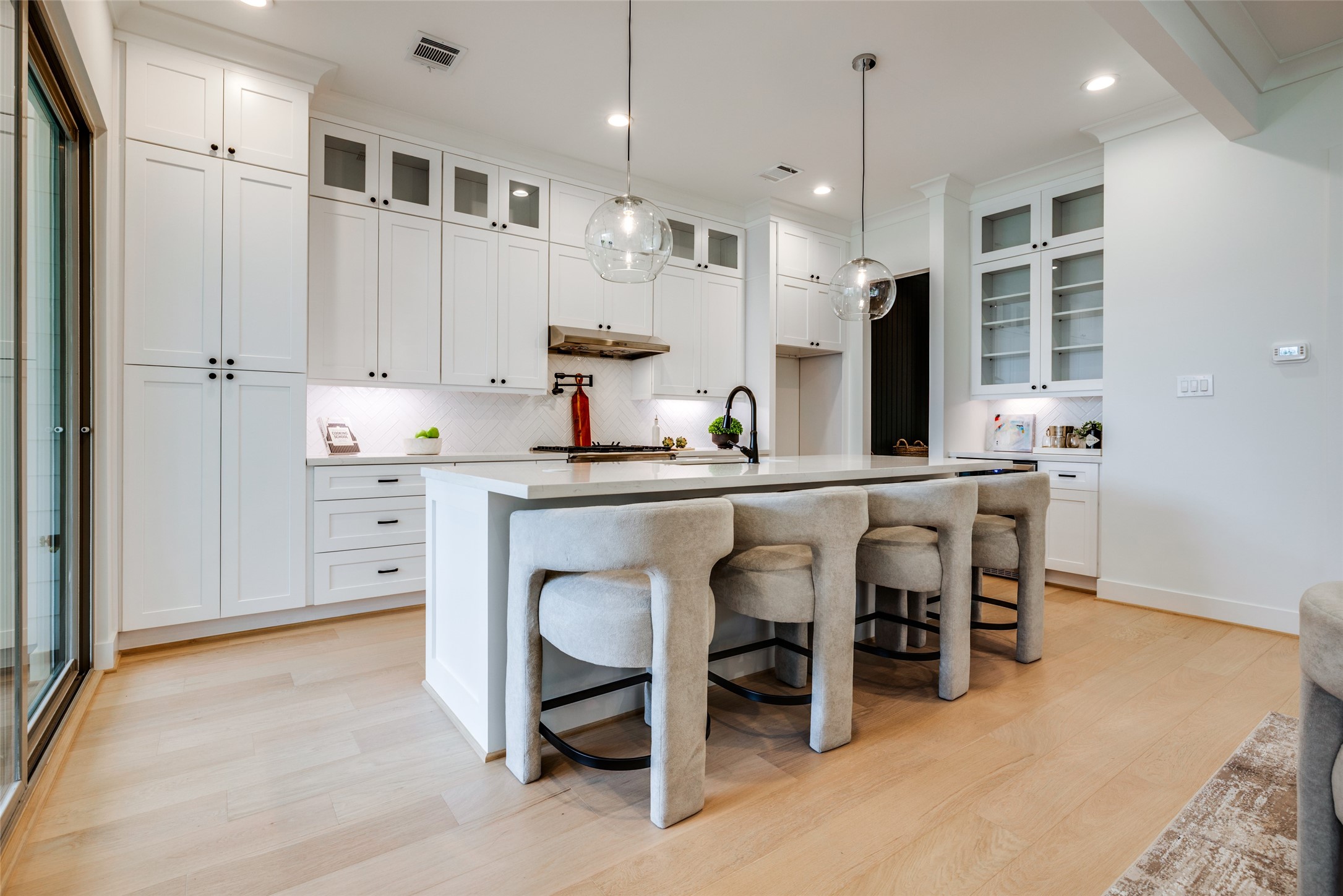 1016 Peden Street Houston, TX 77006 - Photo 9 of 45