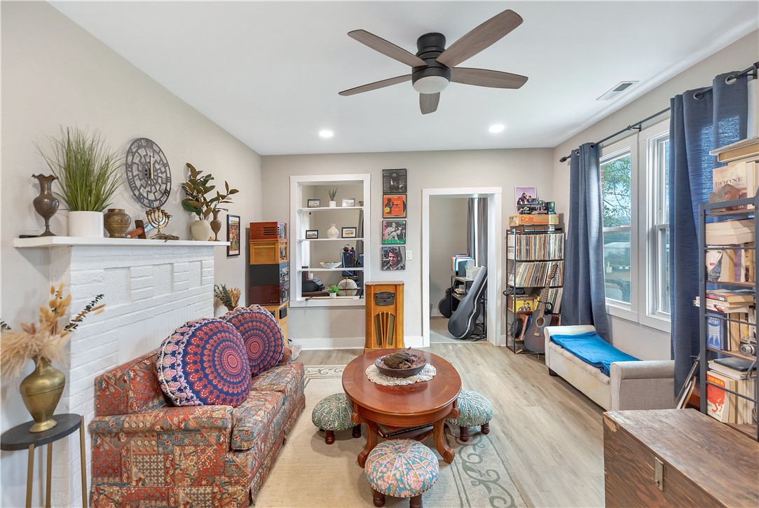 406 Cunningham Drive Anderson, SC 29624 - Photo 3 of 35