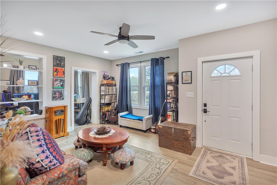 406 Cunningham Drive Anderson, SC 29624 - Photo 4 of 35