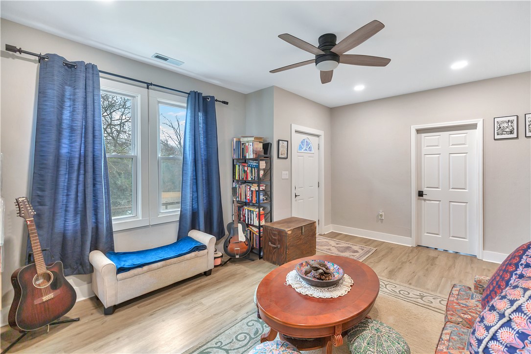 406 Cunningham Drive Anderson, SC 29624 - Photo 5 of 35