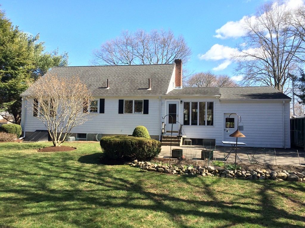 14 White Road Braintree, MA 02184 - Photo 3 of 17 Gallery Image 3