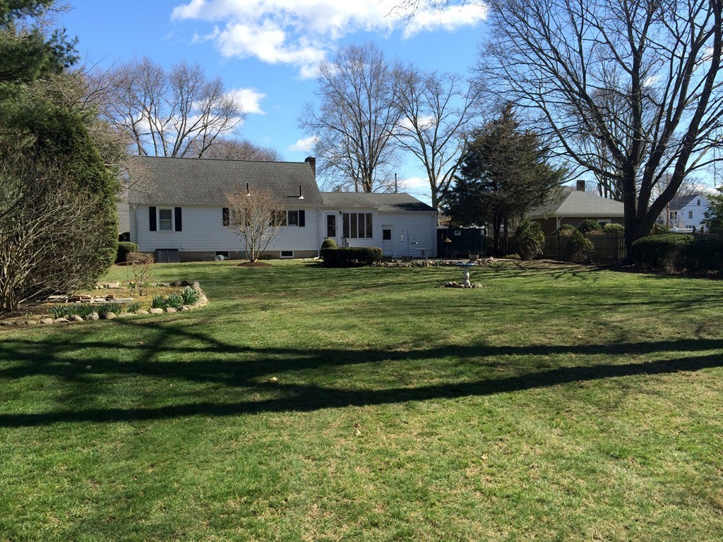 14 White Road Braintree, MA 02184 - Photo 4 of 17 Gallery Image 4