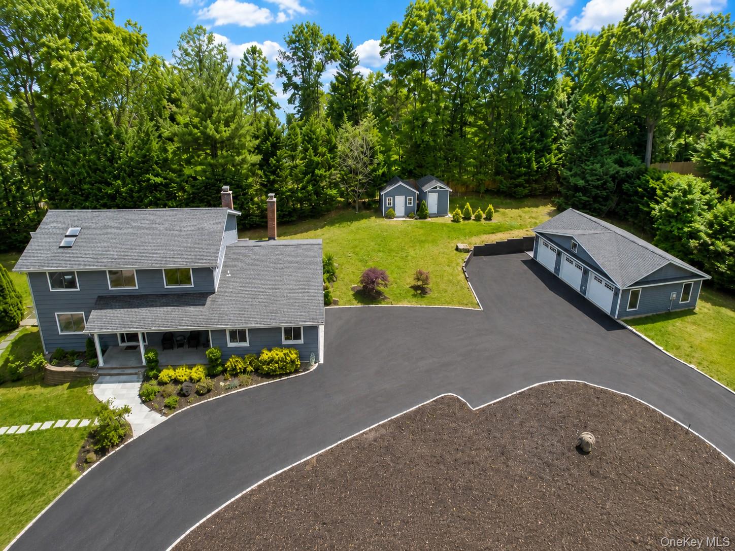 9 Huckleberry Lane East Setauket, NY 11733 - Photo 3 of 33