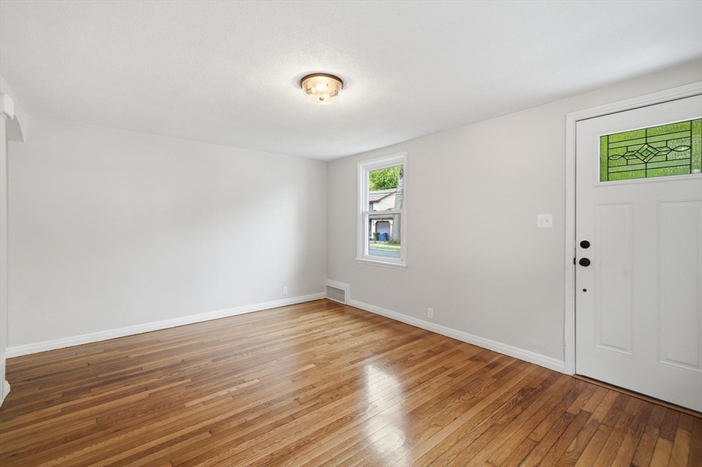 23 Gilman Street Springfield, MA 01118 - Photo 29 of 41