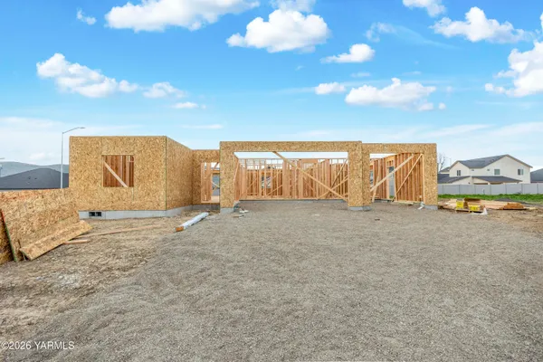 $521,450 | 202 Packer Street, Prosser, WA 99350