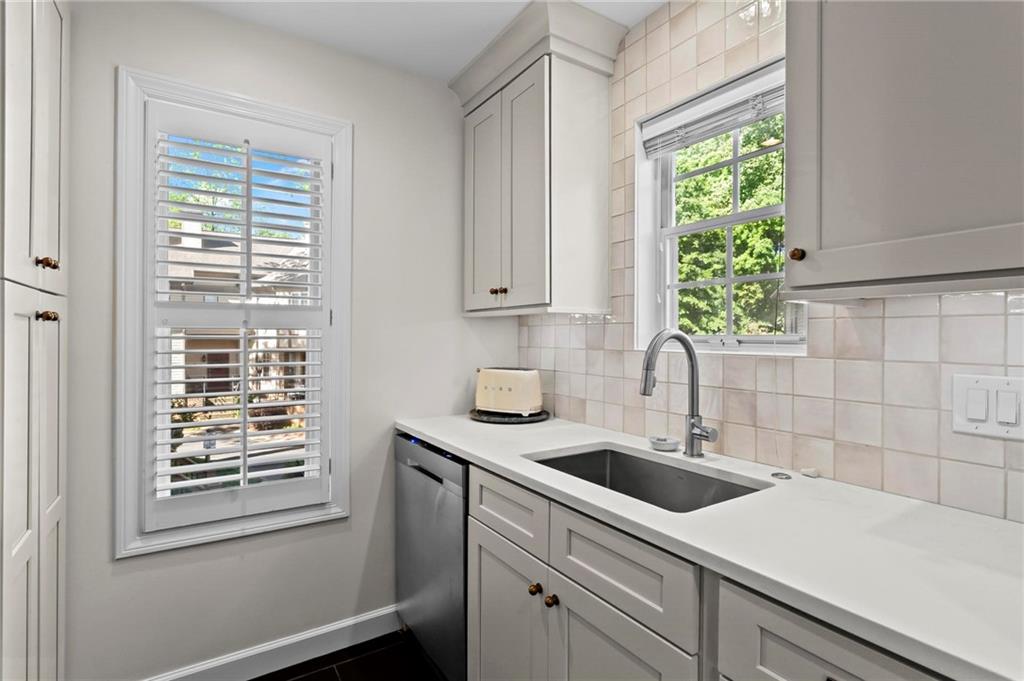 1331 Stillwood Chase Atlanta, GA 30306 - Photo 10 of 23