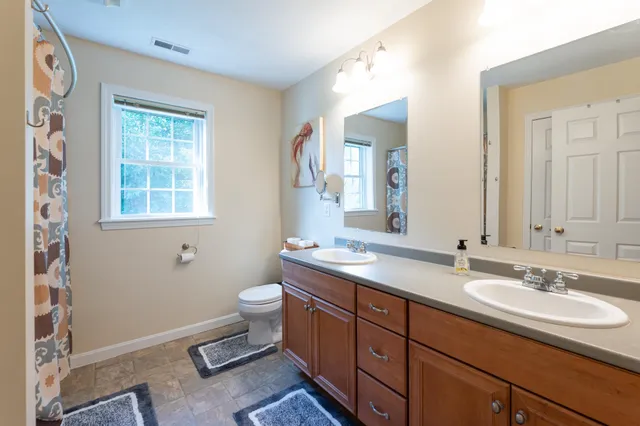 $799,900 | 22 Hobart Hill Road, Brookline, NH 03033