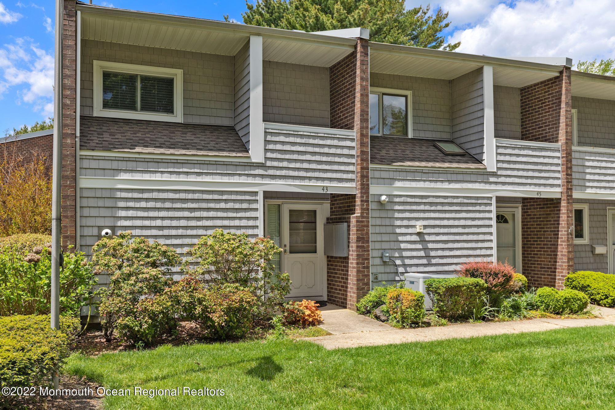 43 Locust Way Spring Lake Heights, NJ 07762 - Photo 2 of 32 003_43_LOCUST_WAY_379956_712530