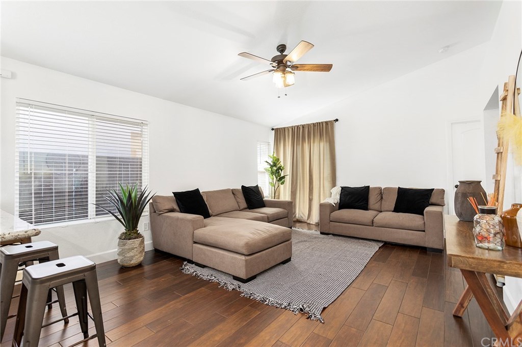 1304 Lilac Ridge Drive Perris, CA 92571 - Photo 6 of 24 Gallery Image 6