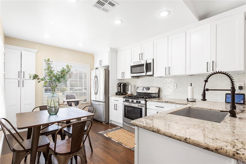 1304 Lilac Ridge Drive Perris, CA 92571 - Photo 10 of 24 Gallery Image 10
